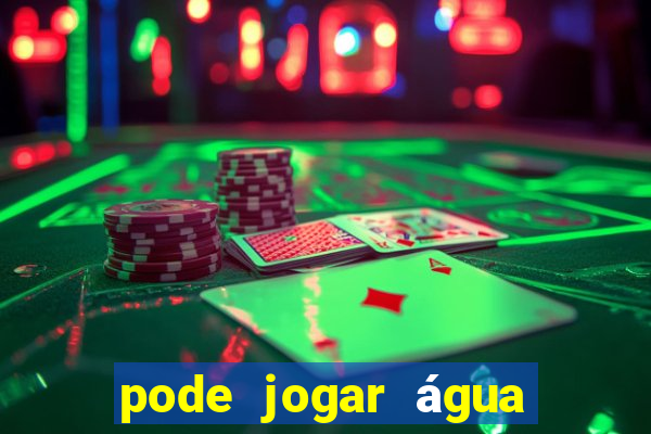 pode jogar água quente no vaso sanitário