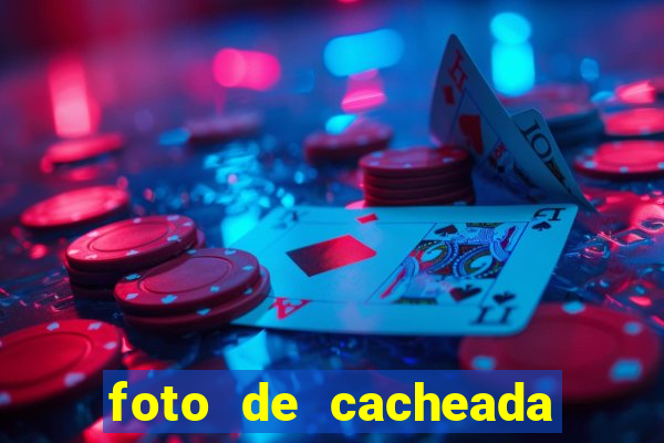 foto de cacheada no espelho